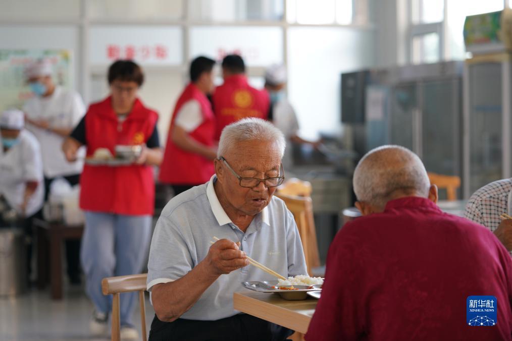 乐逸棋牌手机版